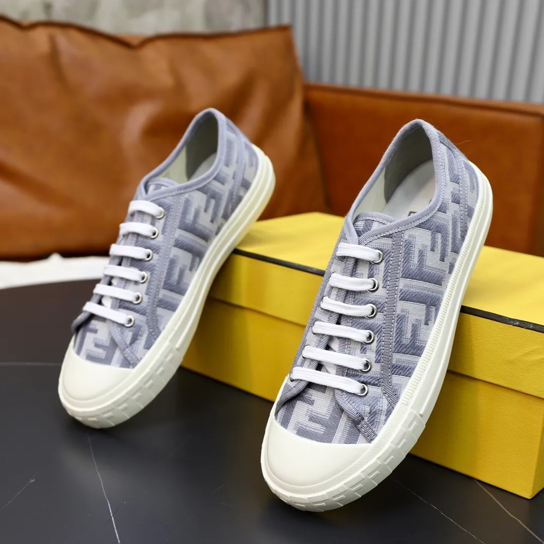 Factory price: 480 original order (couple model) Brand: FENDI Fendi 🙅‍♂️🙅‍♂️🙅‍♂️ Size: Female 35–40, Male 39-44 (45 can be customized) Grade: Official website genuine Material: Imported original LoGO fabric upper Original comfortable lining TPU wear-resistant lightweight outsole Style category: Loafers New trendy shoes Color: actual picture color